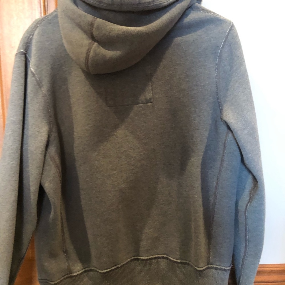 Zip sweatshirt